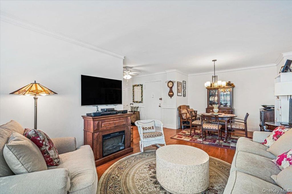 220-55 46th Avenue 5A, Bayside, NY 11361 — photo 3
