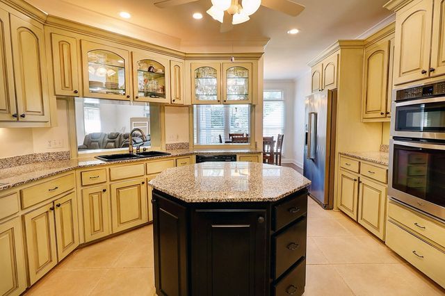 221 Asphodel Drive, Dothan, AL 36303