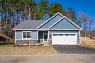 12 Nicols Way 12, Easthampton, MA 01027