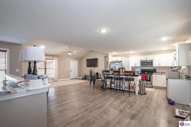 26 Whistling Oaks Boulevard, Glendale, KY 42740