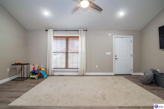 26 Whistling Oaks Boulevard, Glendale, KY 42740