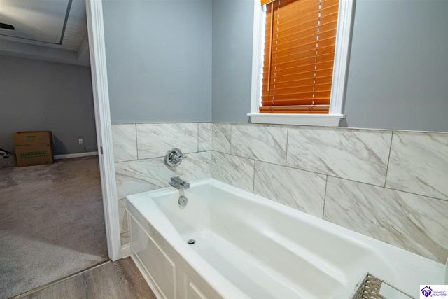 26 Whistling Oaks Boulevard, Glendale, KY 42740