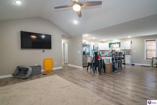 26 Whistling Oaks Boulevard, Glendale, KY 42740