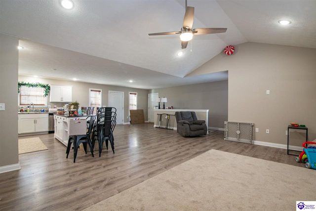 26 Whistling Oaks Boulevard, Glendale, KY 42740