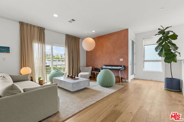 11724 Culver Boulevard 10, Los Angeles, CA 90066