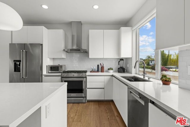 11724 Culver Boulevard 10, Los Angeles, CA 90066
