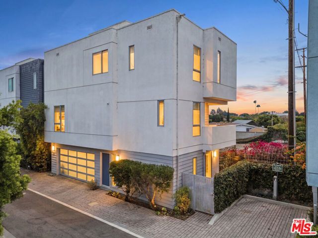 11724 Culver Boulevard 10, Los Angeles, CA 90066