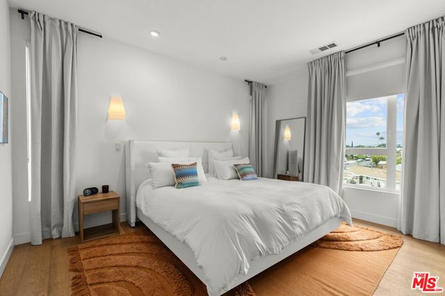 11724 Culver Boulevard 10, Los Angeles, CA 90066