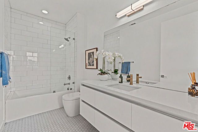 11724 Culver Boulevard 10, Los Angeles, CA 90066