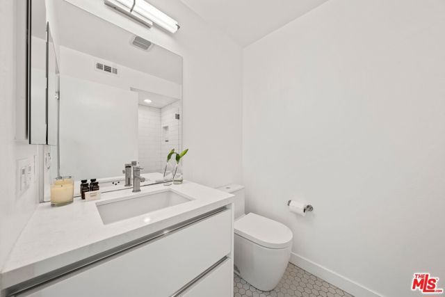 11724 Culver Boulevard 10, Los Angeles, CA 90066