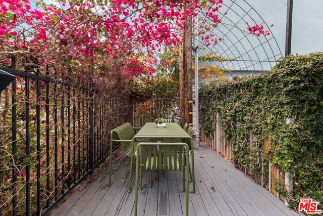 11724 Culver Boulevard 10, Los Angeles, CA 90066