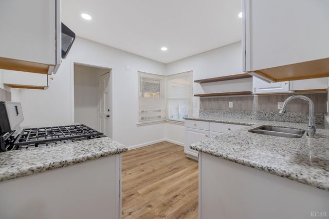 1138 W Lansing Way, Fresno, CA 93705