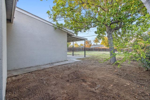 1138 W Lansing Way, Fresno, CA 93705