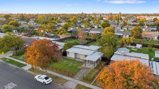 1138 W Lansing Way, Fresno, CA 93705
