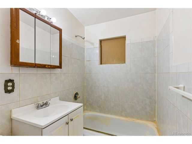 1631 W Hoye Pl, Denver, CO 80223