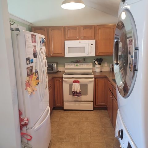 32 Chadwick Avenue, Hyannis, MA 02601
