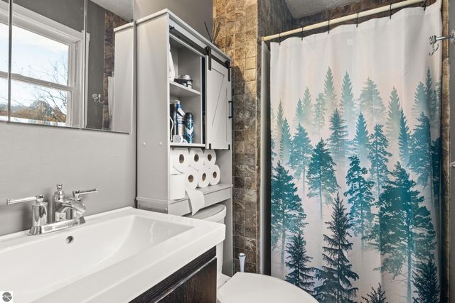 1179 N 4 Mile Road, Traverse City, MI 49696