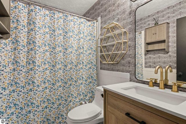 1179 N 4 Mile Road, Traverse City, MI 49696