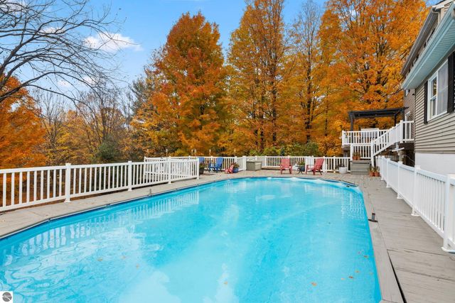 1179 N 4 Mile Road, Traverse City, MI 49696