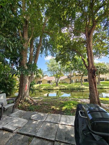 40 Pleasant Hill Ln 40, Tamarac, FL 33319