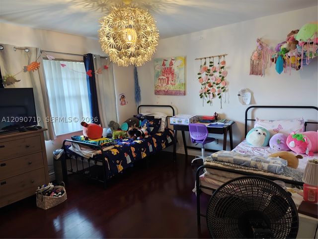 40 Pleasant Hill Ln 40, Tamarac, FL 33319