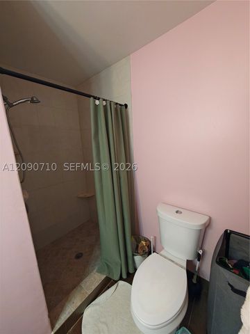 40 Pleasant Hill Ln 40, Tamarac, FL 33319