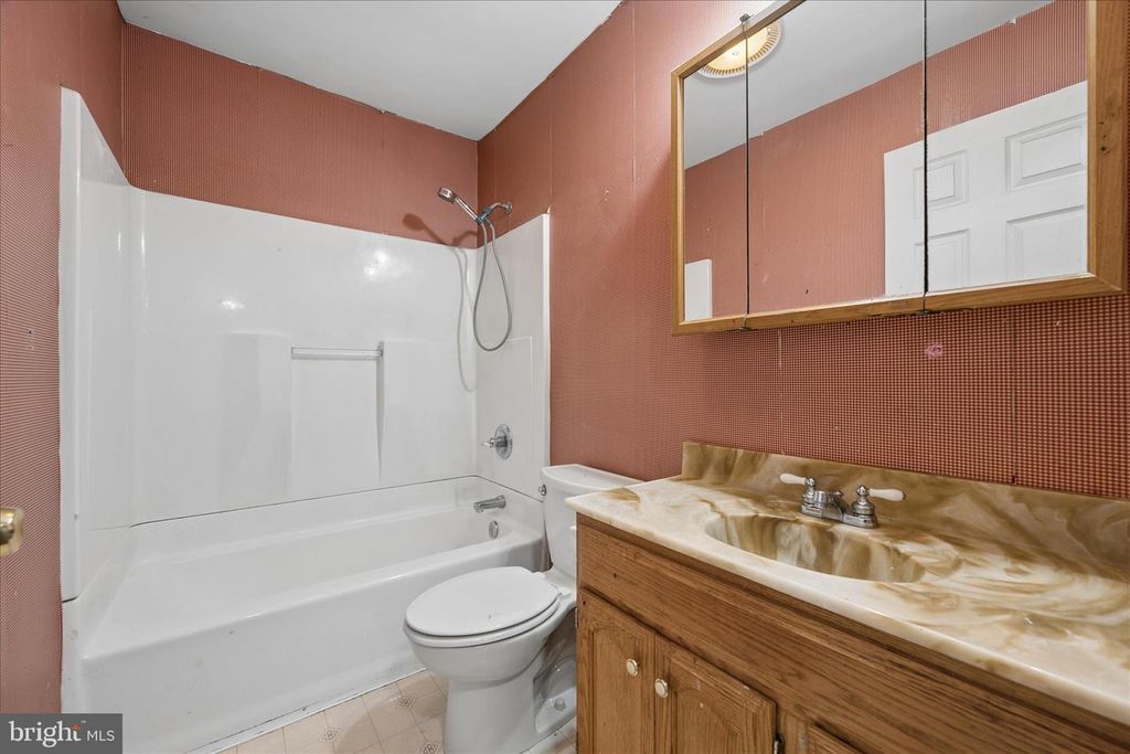 Image 25 of property listing at 8354 MOUNTAIN LAUREL RD, Boonsboro, MD 21713