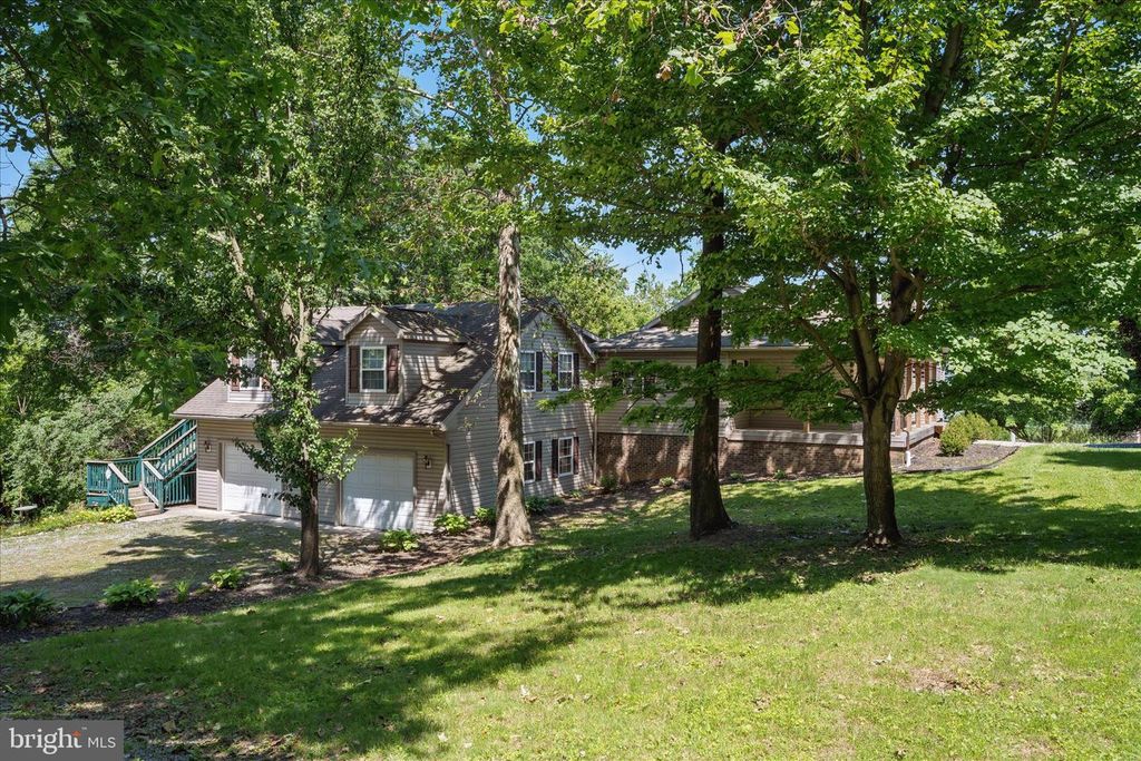 Image 32 of property listing at 8354 MOUNTAIN LAUREL RD, Boonsboro, MD 21713