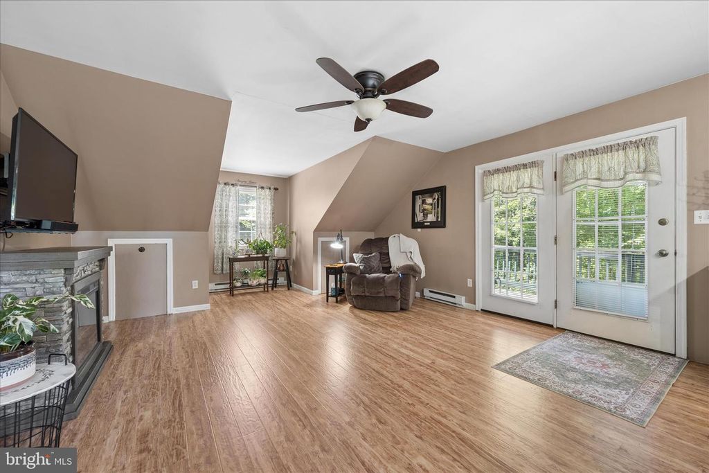 Image 34 of property listing at 8354 MOUNTAIN LAUREL RD, Boonsboro, MD 21713