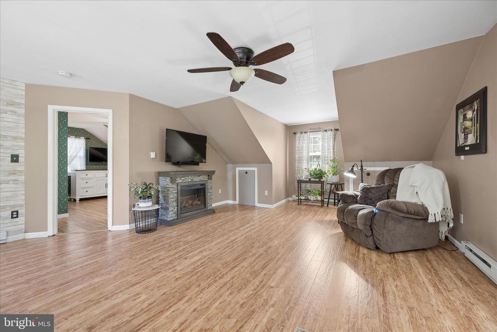 Image 35 of property listing at 8354 MOUNTAIN LAUREL RD, Boonsboro, MD 21713