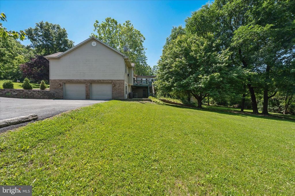 Image 71 of property listing at 8354 MOUNTAIN LAUREL RD, Boonsboro, MD 21713