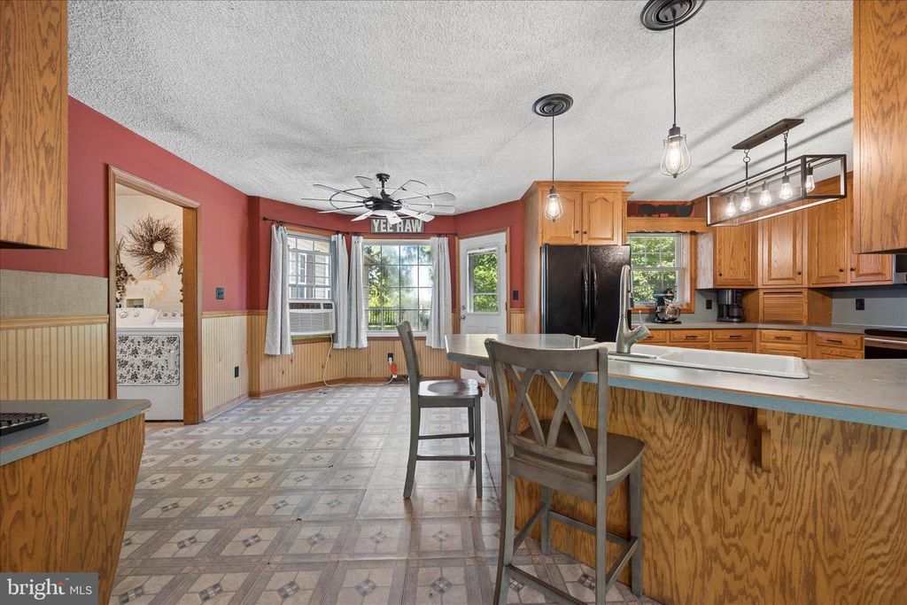 Image 8 of property listing at 8354 MOUNTAIN LAUREL RD, Boonsboro, MD 21713