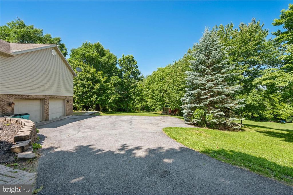 Image 83 of property listing at 8354 MOUNTAIN LAUREL RD, Boonsboro, MD 21713