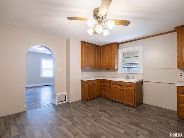 310 CATHERINE Street, Pekin, IL 61554