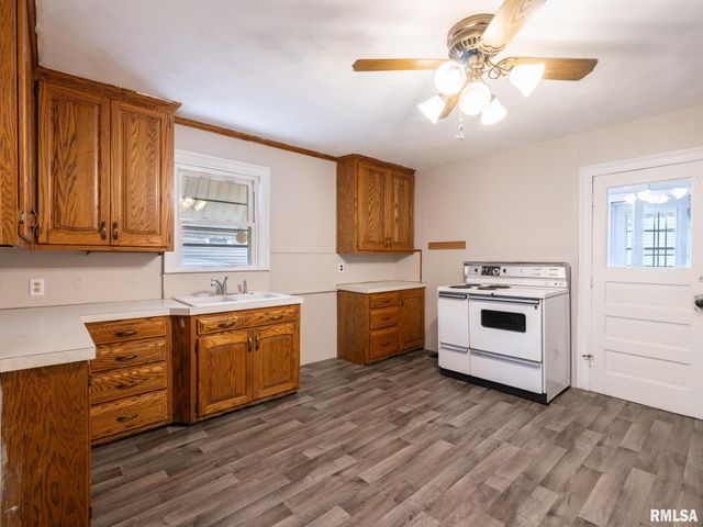 310 CATHERINE Street, Pekin, IL 61554