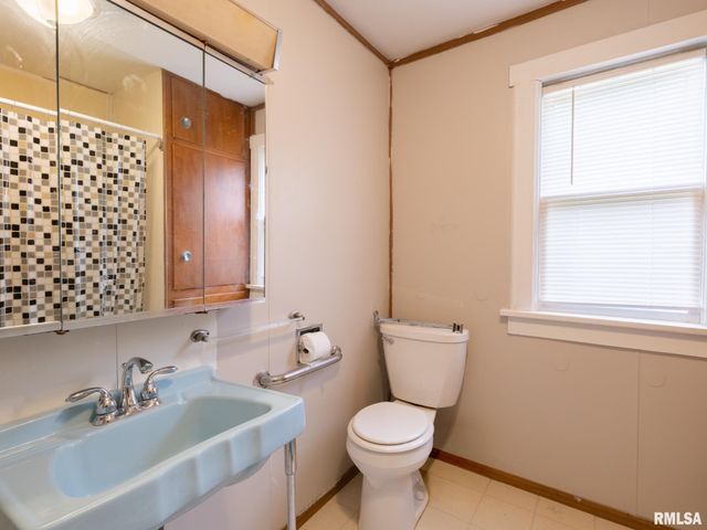 310 CATHERINE Street, Pekin, IL 61554
