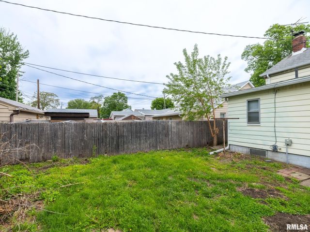 310 CATHERINE Street, Pekin, IL 61554
