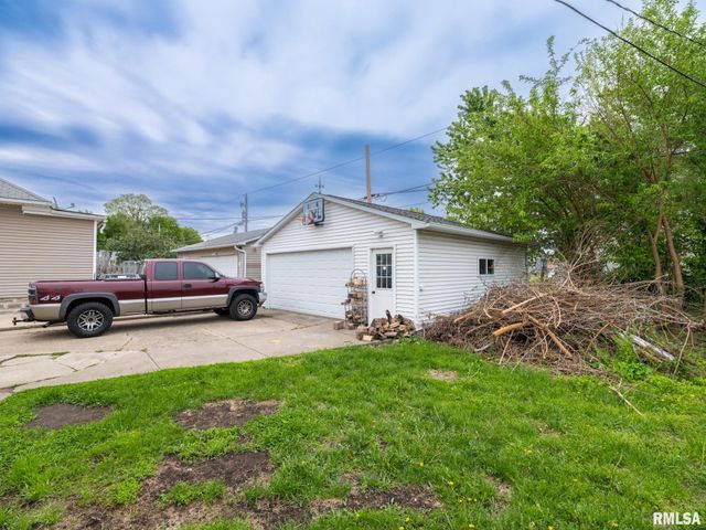 310 CATHERINE Street, Pekin, IL 61554