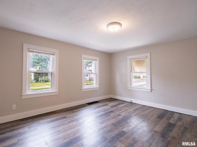 310 CATHERINE Street, Pekin, IL 61554