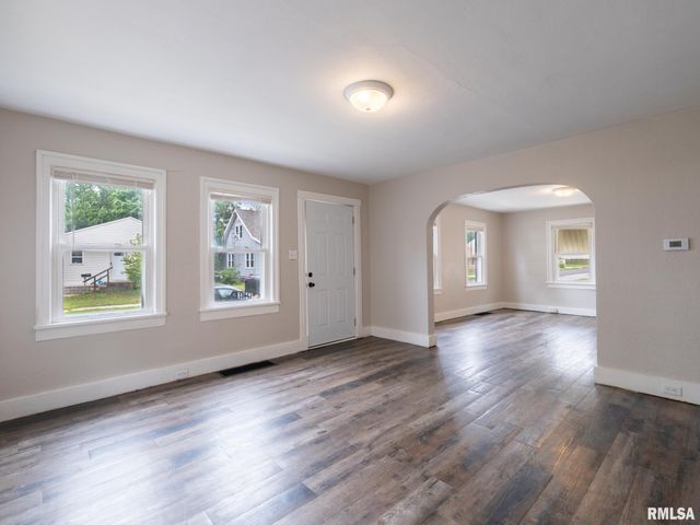 310 CATHERINE Street, Pekin, IL 61554