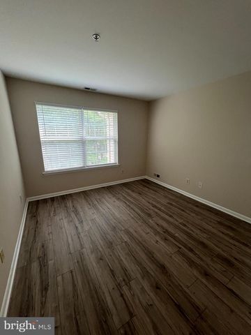 32 FOXGLOVE DR, Delran, NJ 08075