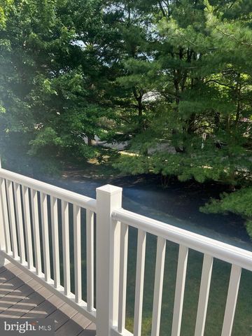 32 FOXGLOVE DR, Delran, NJ 08075