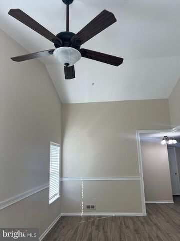 32 FOXGLOVE DR, Delran, NJ 08075