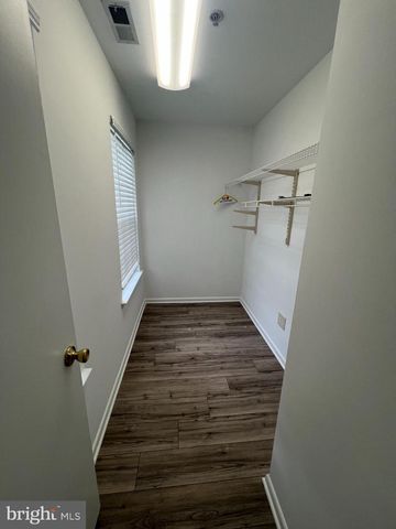 32 FOXGLOVE DR, Delran, NJ 08075