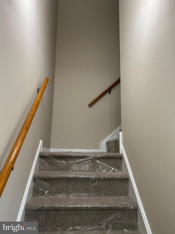 32 FOXGLOVE DR, Delran, NJ 08075