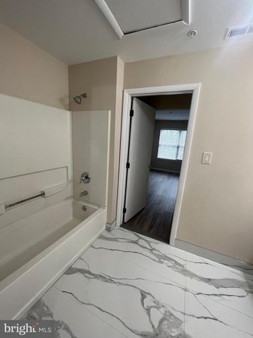 32 FOXGLOVE DR, Delran, NJ 08075