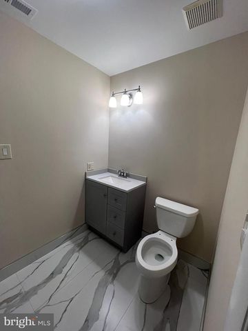 32 FOXGLOVE DR, Delran, NJ 08075