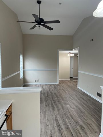 32 FOXGLOVE DR, Delran, NJ 08075