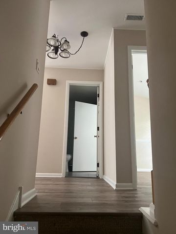 32 FOXGLOVE DR, Delran, NJ 08075