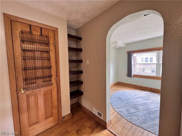 26 Elm Street, Bridgeport, OH 43912